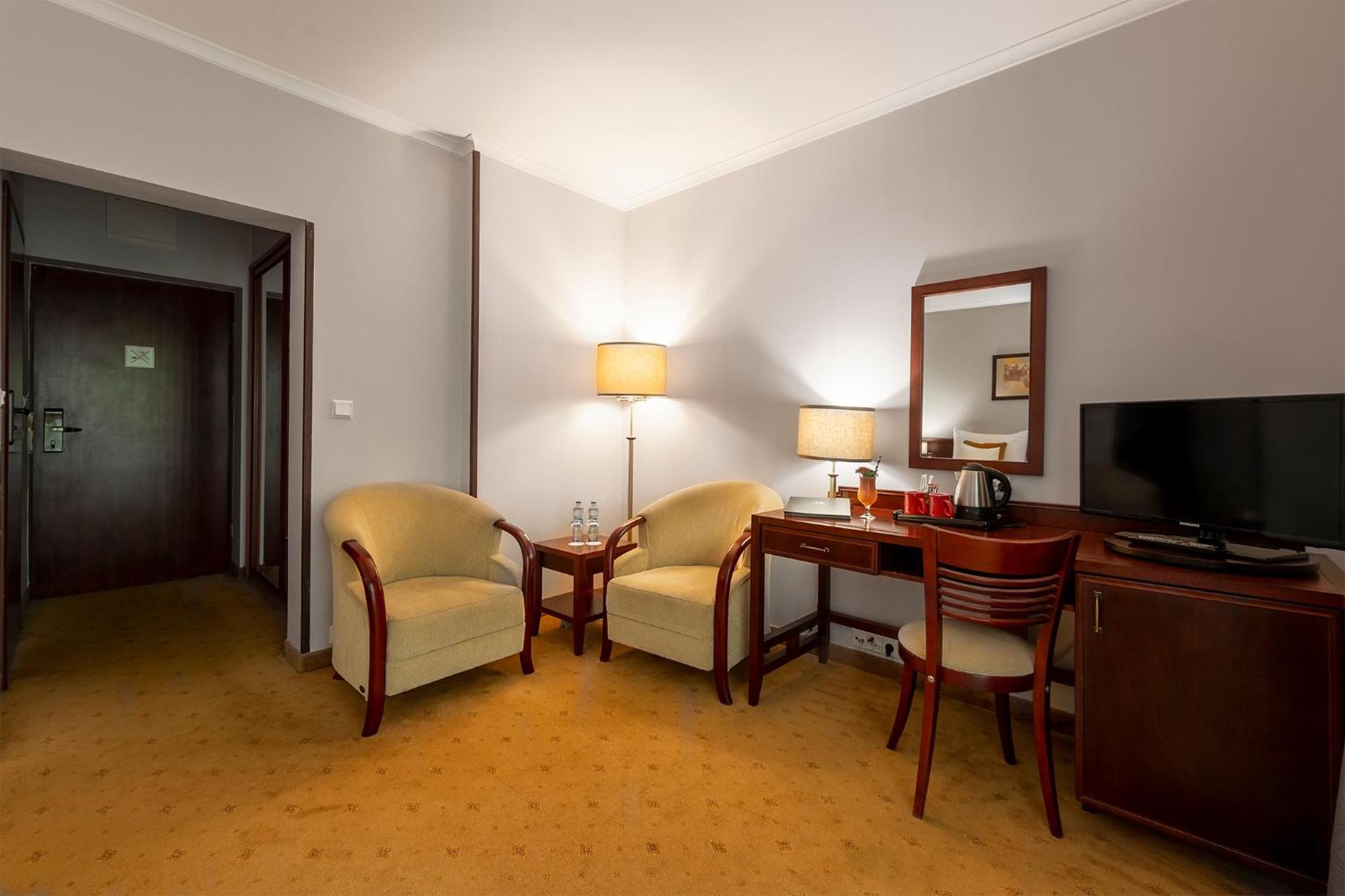 Hotel Moscicki Spala Luaran gambar