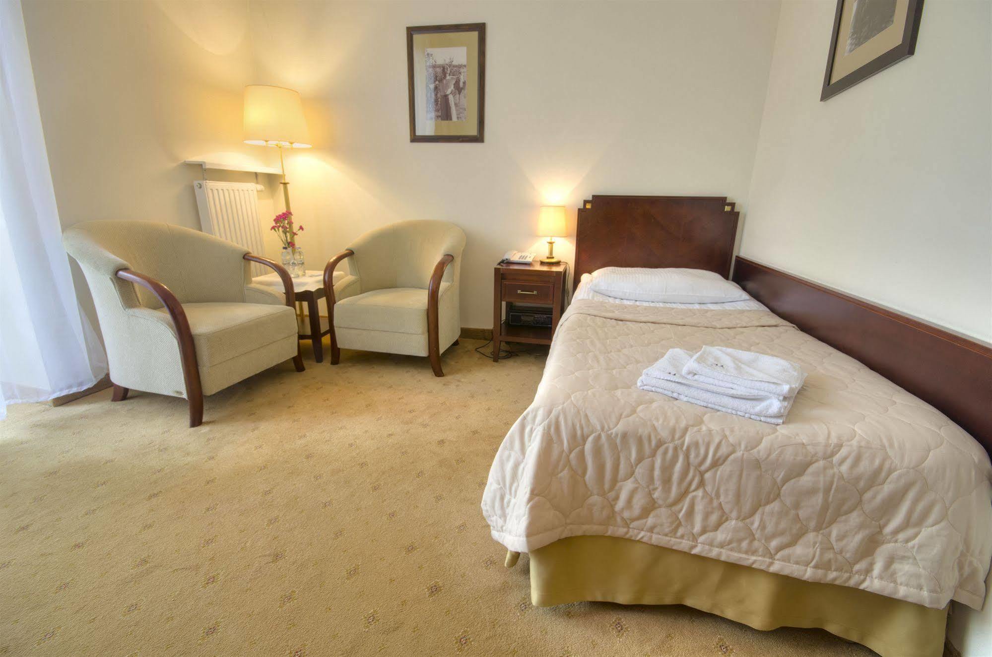 Hotel Moscicki Spala Luaran gambar